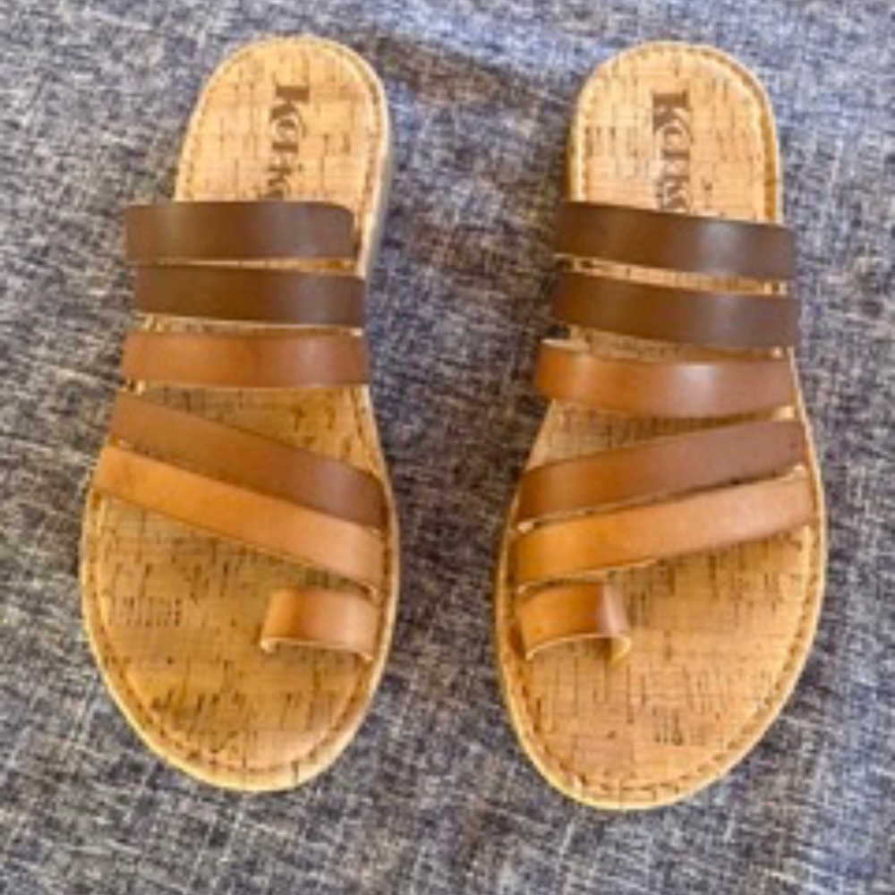KORKS Shay Strappy Toe Loop Brown Sandals Flip Flop Size 9